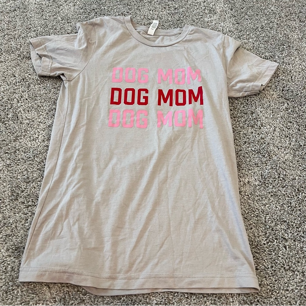 Dog Mom Tee
